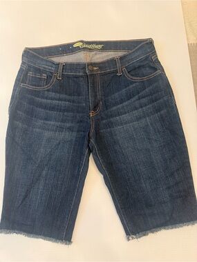 Old Navy Sweetheart Dark Wash Bermuda Denim Shorts | Size 8